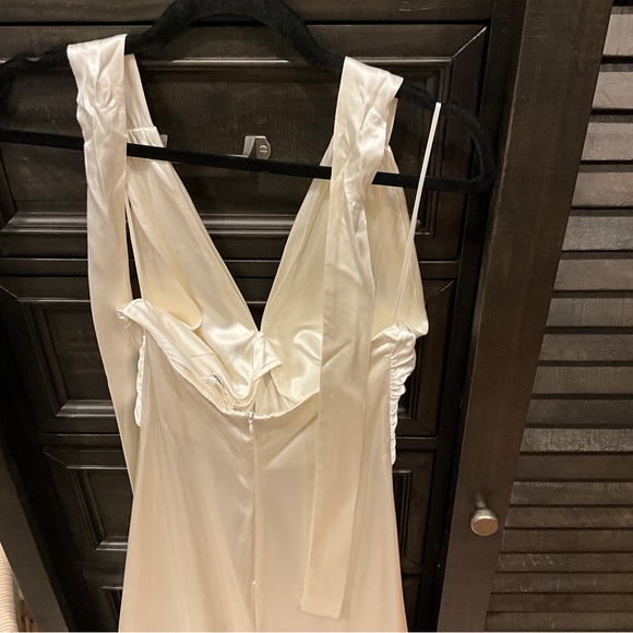 Reformation Viera brand new size 0 Bridal Wedding Silk Gown halter top Ivory - Picture 8 of 14